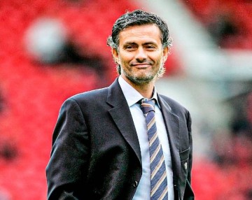 比肩穆里尼奥！阿莫林晋级决赛，曼联队史第2人，夺冠才有钱重建