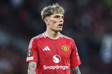 涨价了!英媒:曼联1月为加纳乔标价超4000万镑,如今要价6500万