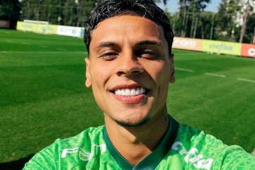 曼联彻底放弃争夺奥斯梅恩!签姆贝莫后或不买中锋,改追后腰目标