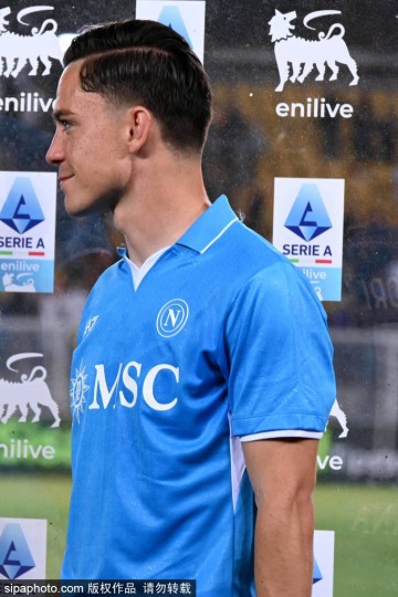 那不勒斯问鼎意甲,麦克托米奈携冠朝圣!教皇风趣回应“罗马心”,蓝军获“10号”神圣祝福?