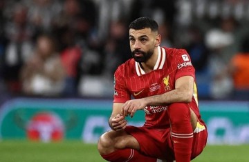 法老梦游,利物浦跌落神坛!神仙球打服斯洛特,纽卡一战破2魔咒