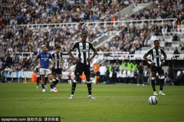 英超新赛季开幕:纽卡斯尔联队的伊萨克去留成谜