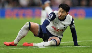 受伤实锤！热刺官宣孙兴慜伤情，扭伤脚踝无缘生死战！